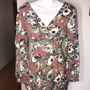 Agaci Floral Romper Slit Long Sleeve size Small